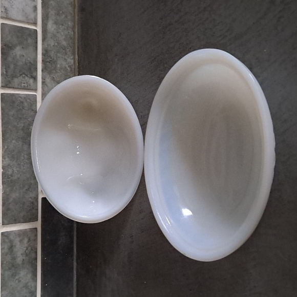 Vintage MCM Hazel Atlas White Milk Glass Covered Dish | Hen on Nest - Picture 5 of 9